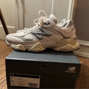 New Balance 9060 White Grey U9060ECA 
 Mens 11/ Women’s 12.5